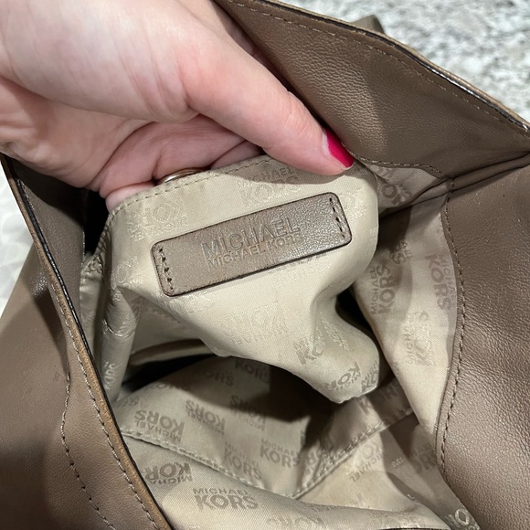 Mixed designer rehab bag lot - Picture 11 of 11